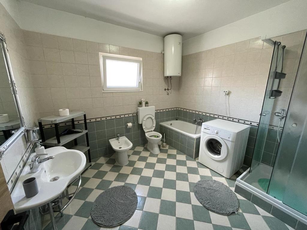 PakoštaneApartman Kurtovアパートメント エクステリア 写真